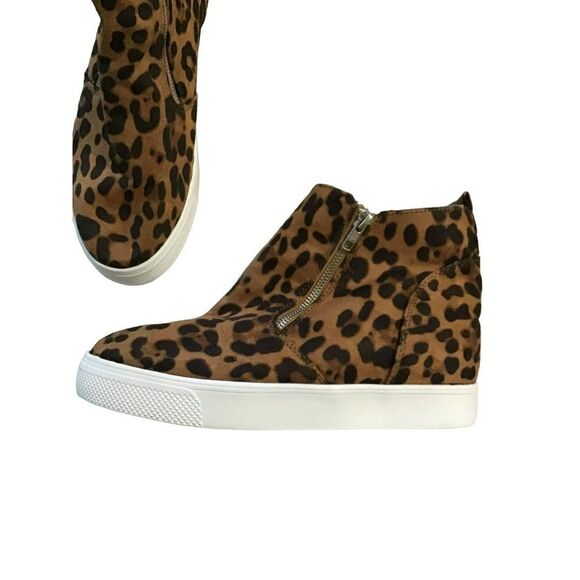Time and Tru Women’s Leopard Print Ankle Sneakers - Picture 2 of 9